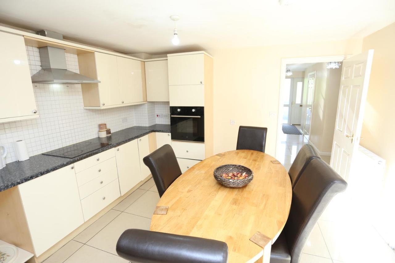 Ferienhaus Lovely 4 Bed House