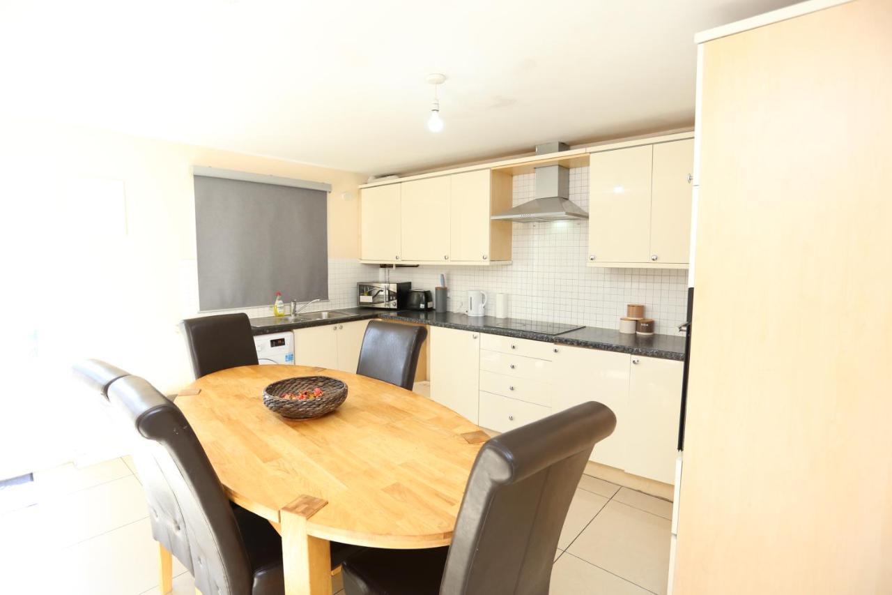 Lovely 4 Bed House * Londen