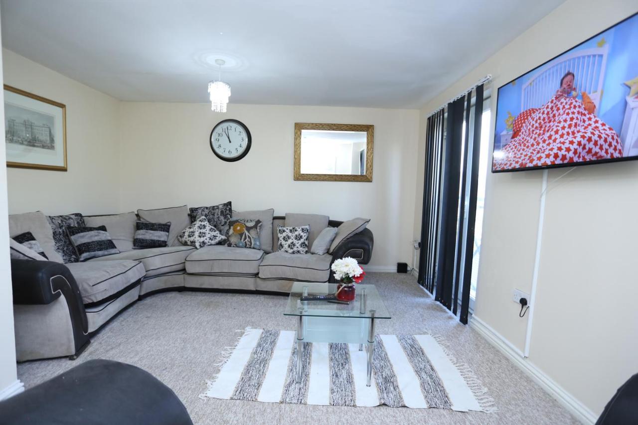 Lovely 4 Bed House Ferienhaus *