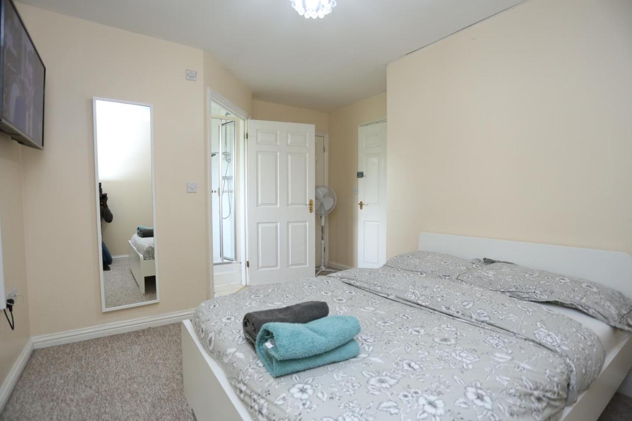 Lovely 4 Bed House * Londen