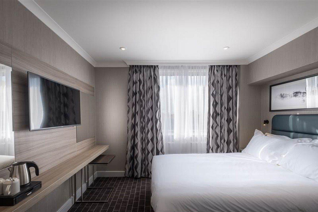 Sleeper At Royal National Hotel Londres