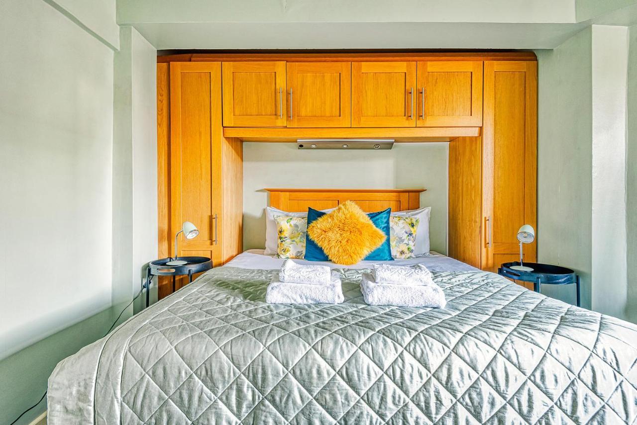 Warm And Welcoming In Putney By Underthedoormat * Londres