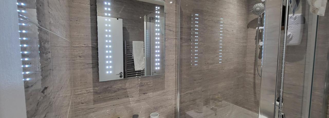 Garland Stylish 1 In Greater Apartment London