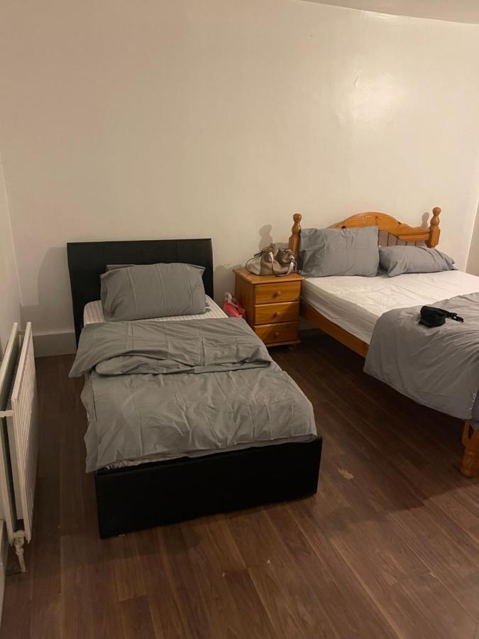 Séjour chez l'habitant Double Room London Wembley For Rent *