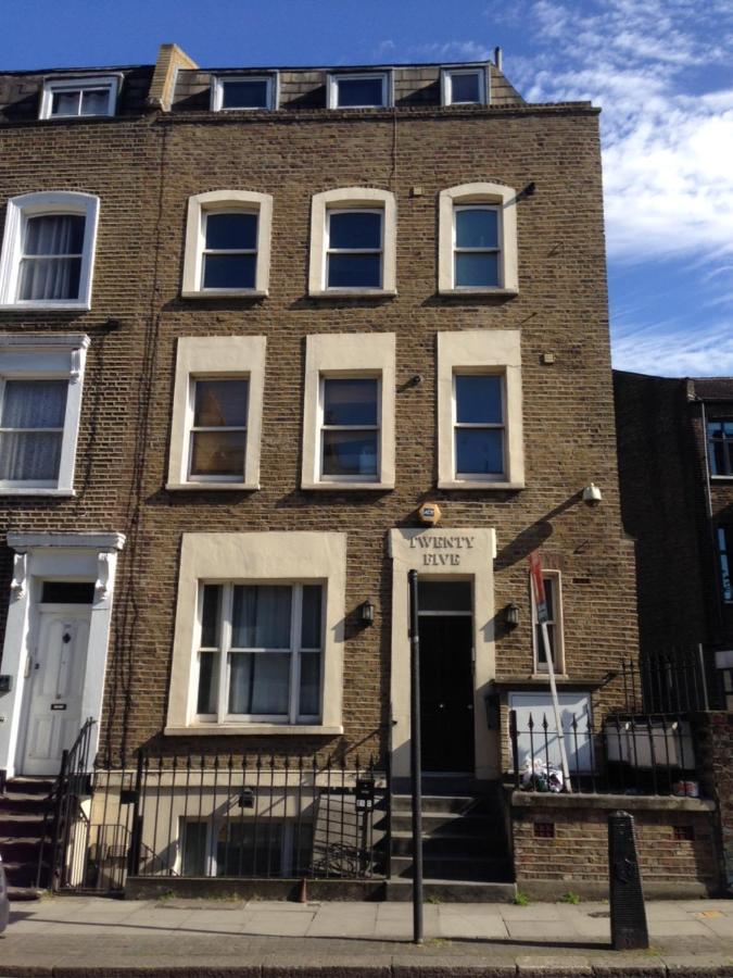 - Entire Lower Ground Floor - Only 7 Mins Walk Kings Cross St Pancras Station Londres