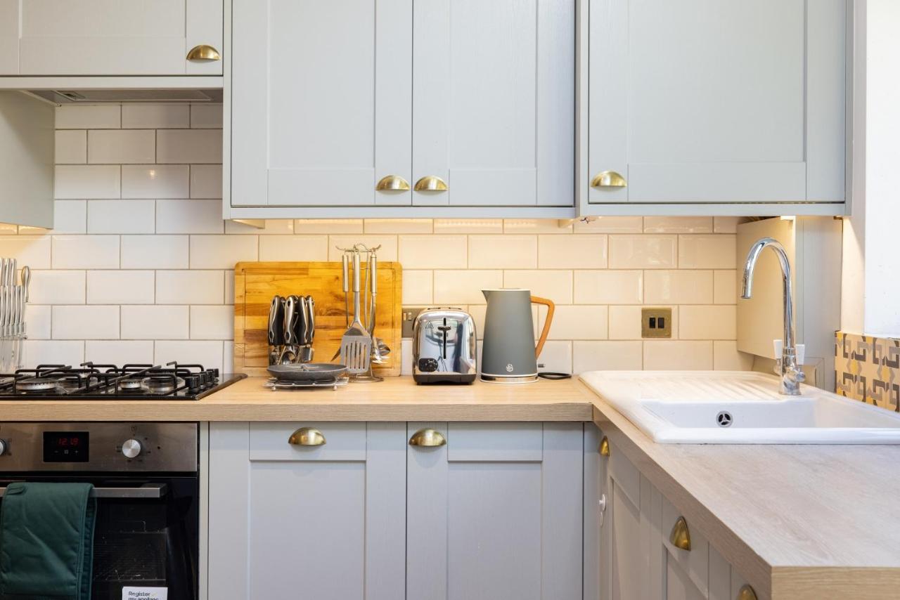 The Richmond Upon Thames Escape - Modern 2bdr Flat With Garden And Parking Apartamento Londres