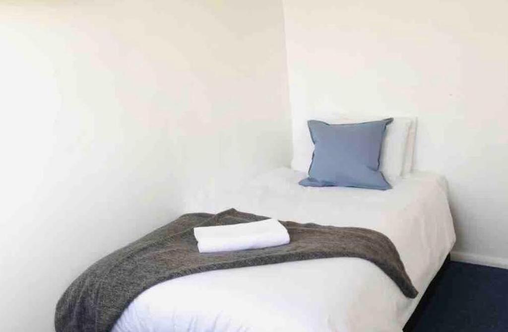 Arbnb Comfy Sleep Self Catering Private Bedrooms 60 Pound Per Night Per Person Séjour chez l'habitant *