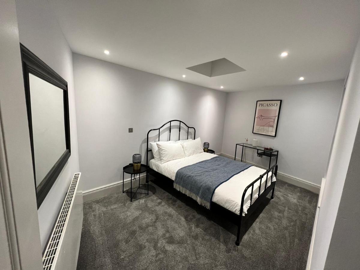 Regents Park 2 Bed Town House Apartment London