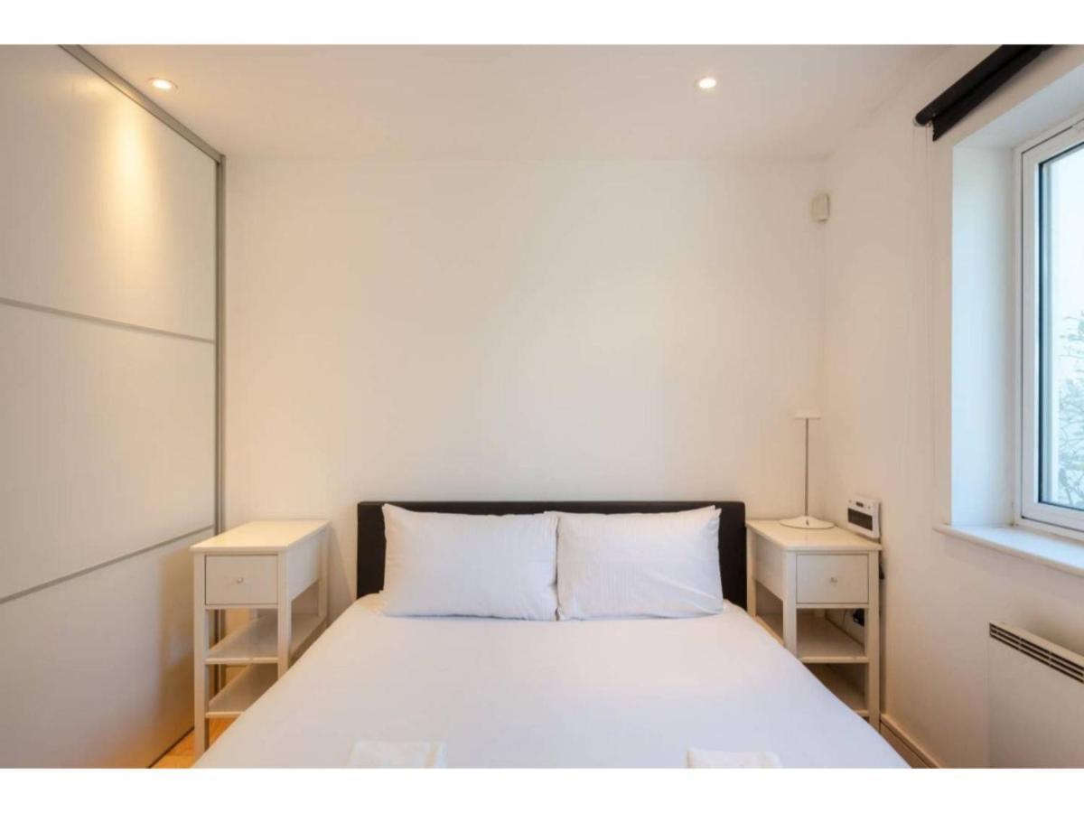 Pass The Keys - King's Cross Modern Flat With Sunny Garden *