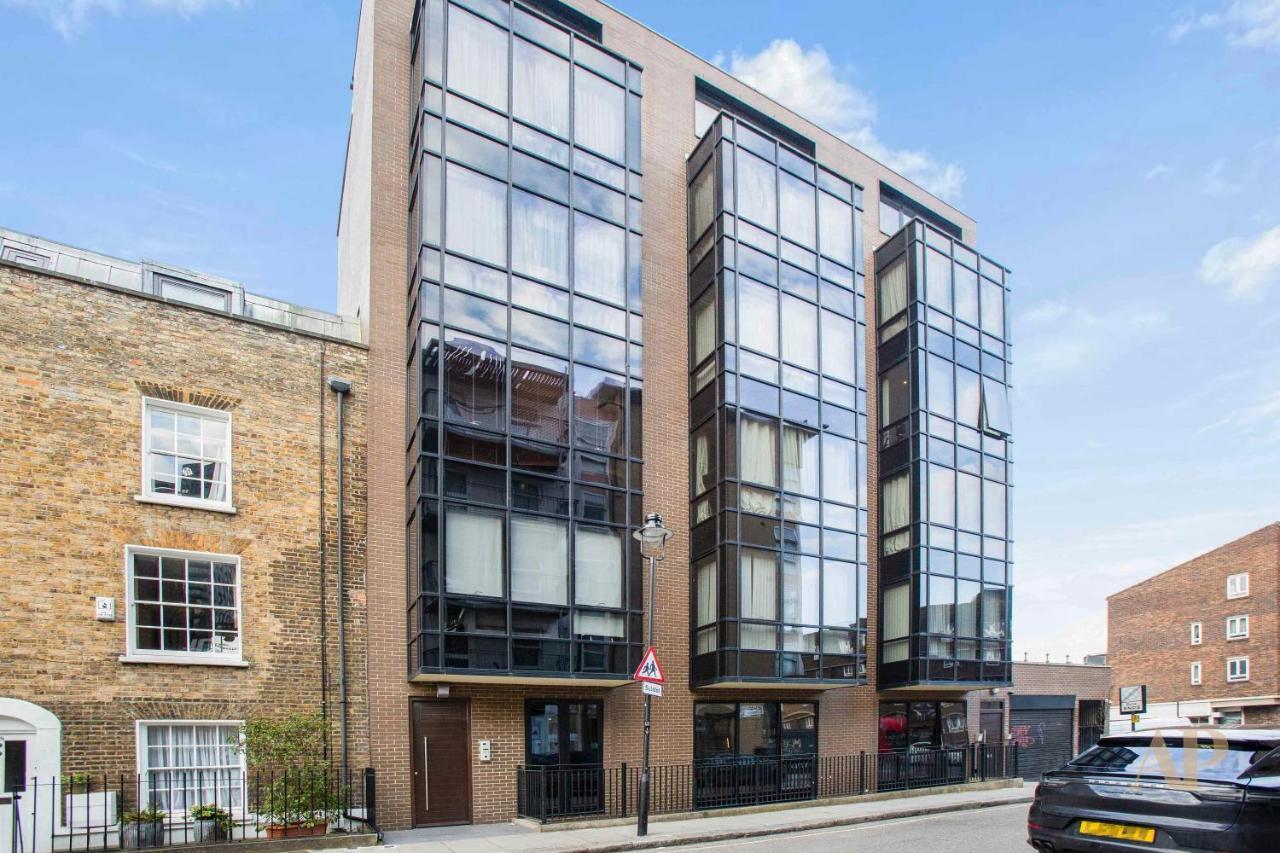 Spacious Lower Ground Studio With Private Patio Near Warren Street * Londres