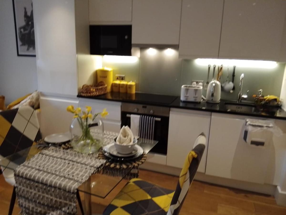 Apartamento Whole 5 Mins To East Croydon & Concierge Londres