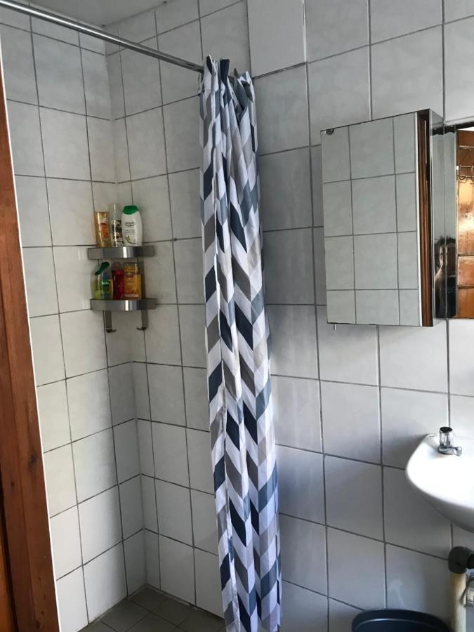 Bubblesbnb- Lovely 1 Bedroom Studio Flat *