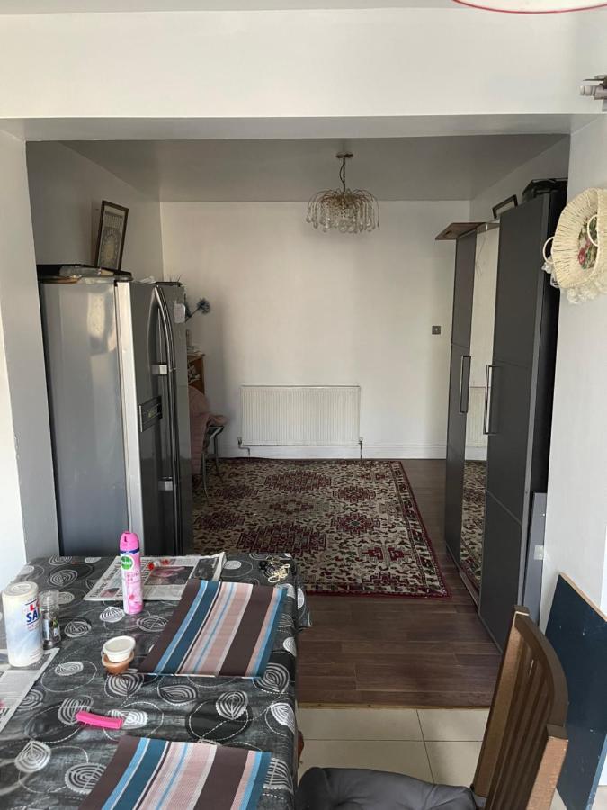 Séjour chez l'habitant Double Room London Wembley For Rent *