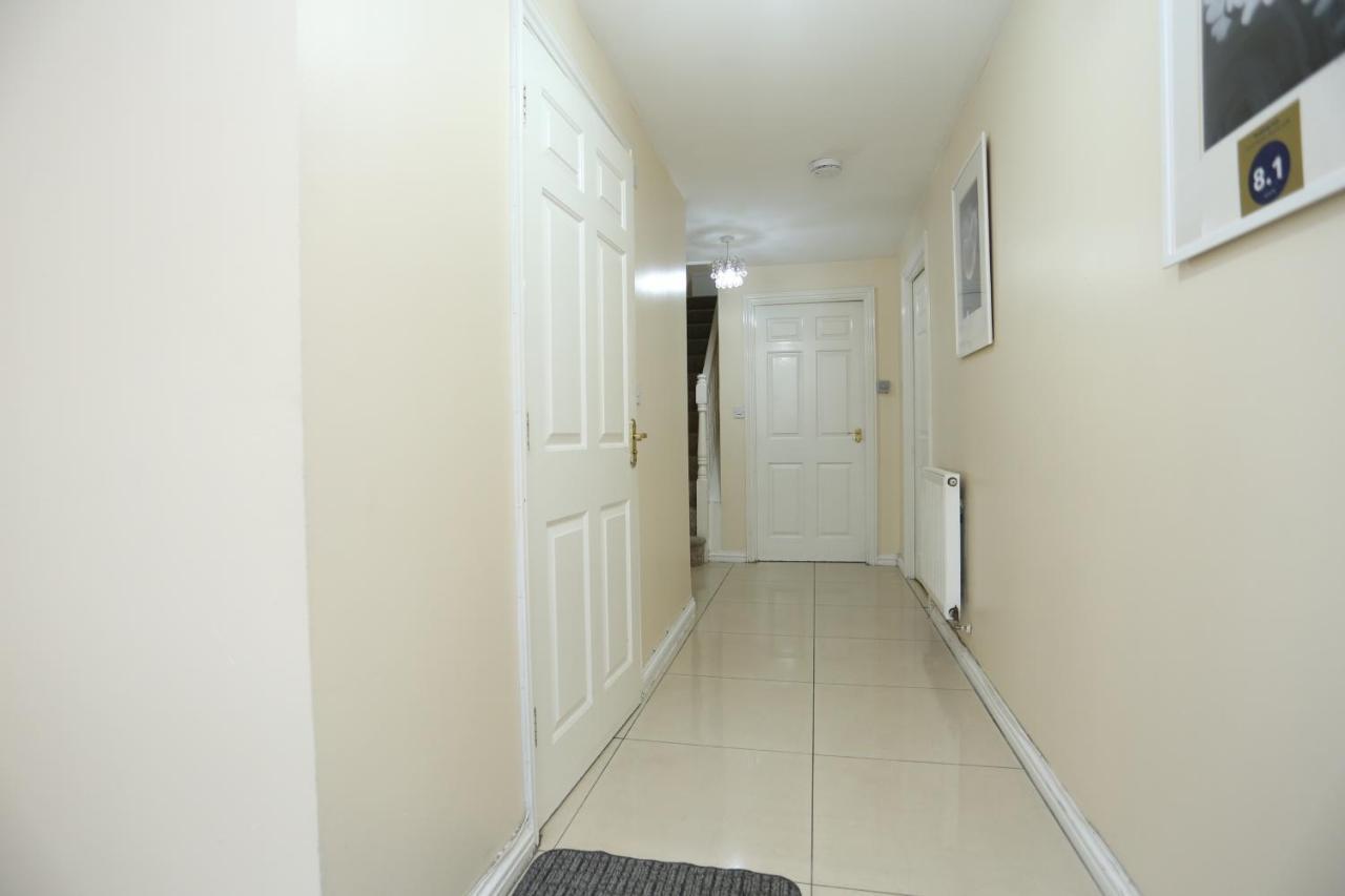 Lovely 4 Bed House Ferienhaus *