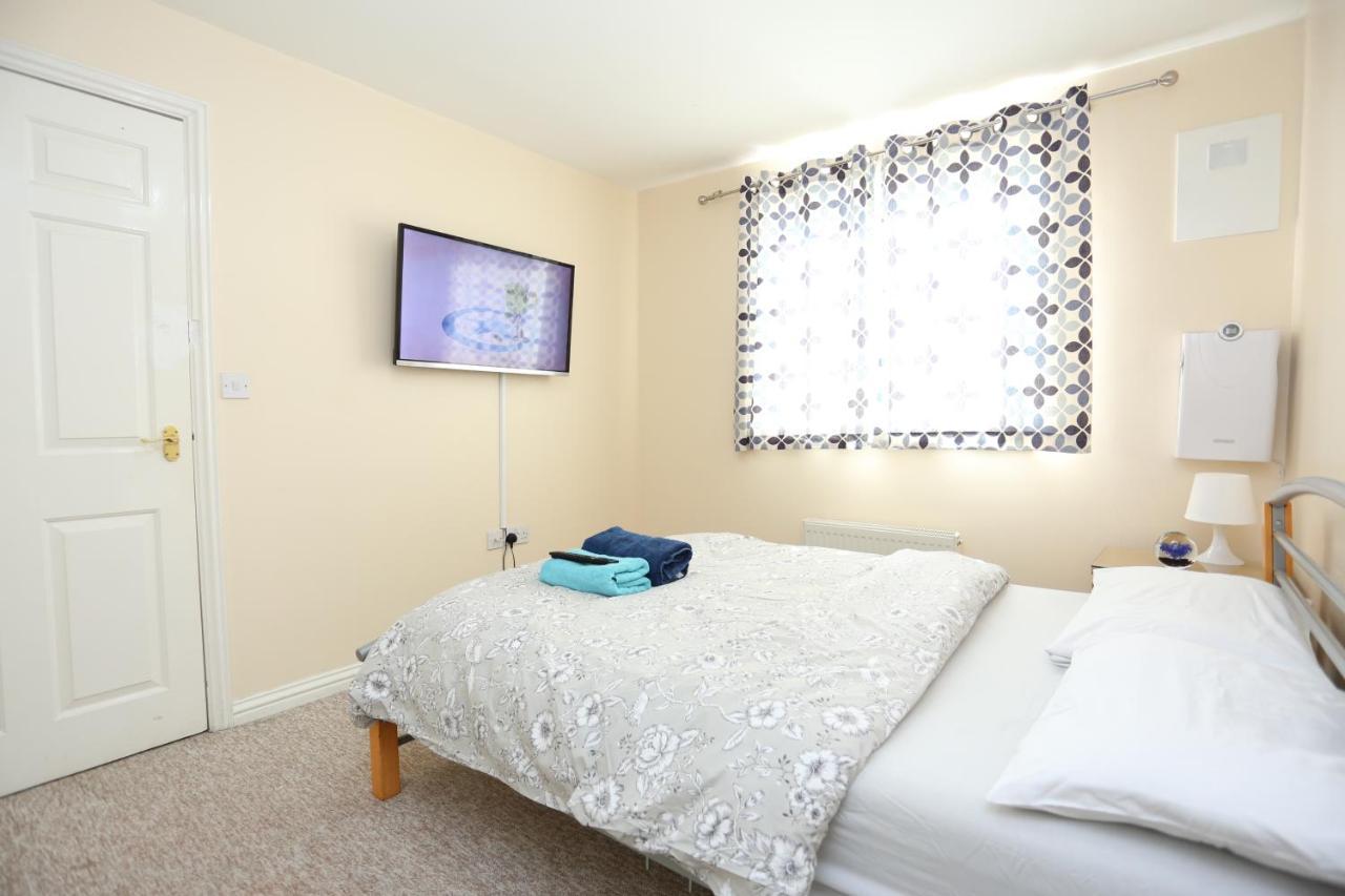 Ferienhaus Lovely 4 Bed House London