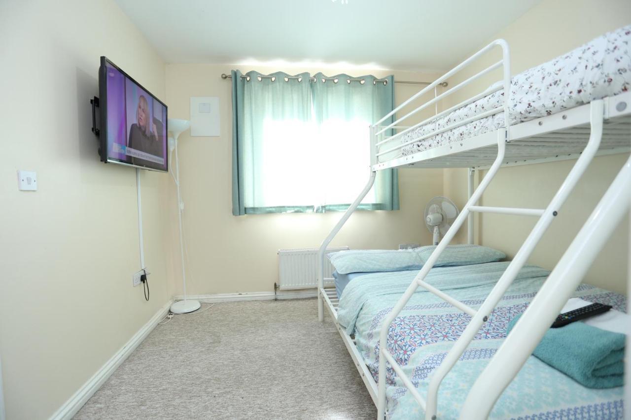 Lovely 4 Bed House * Londen