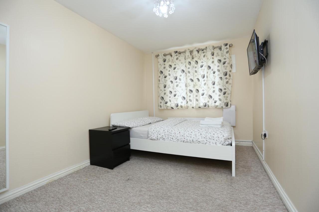Lovely 4 Bed House Ferienhaus *