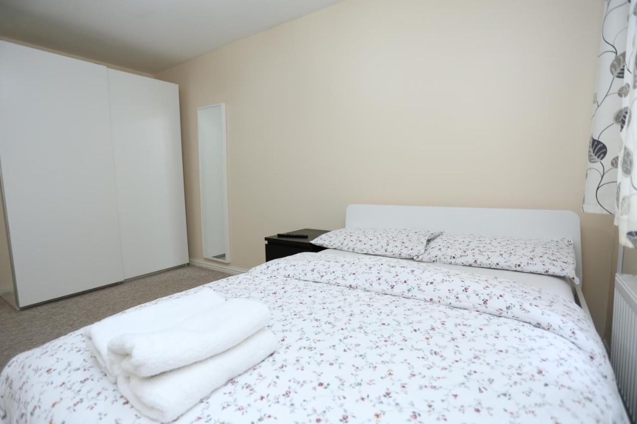 Lovely 4 Bed House Ferienhaus *