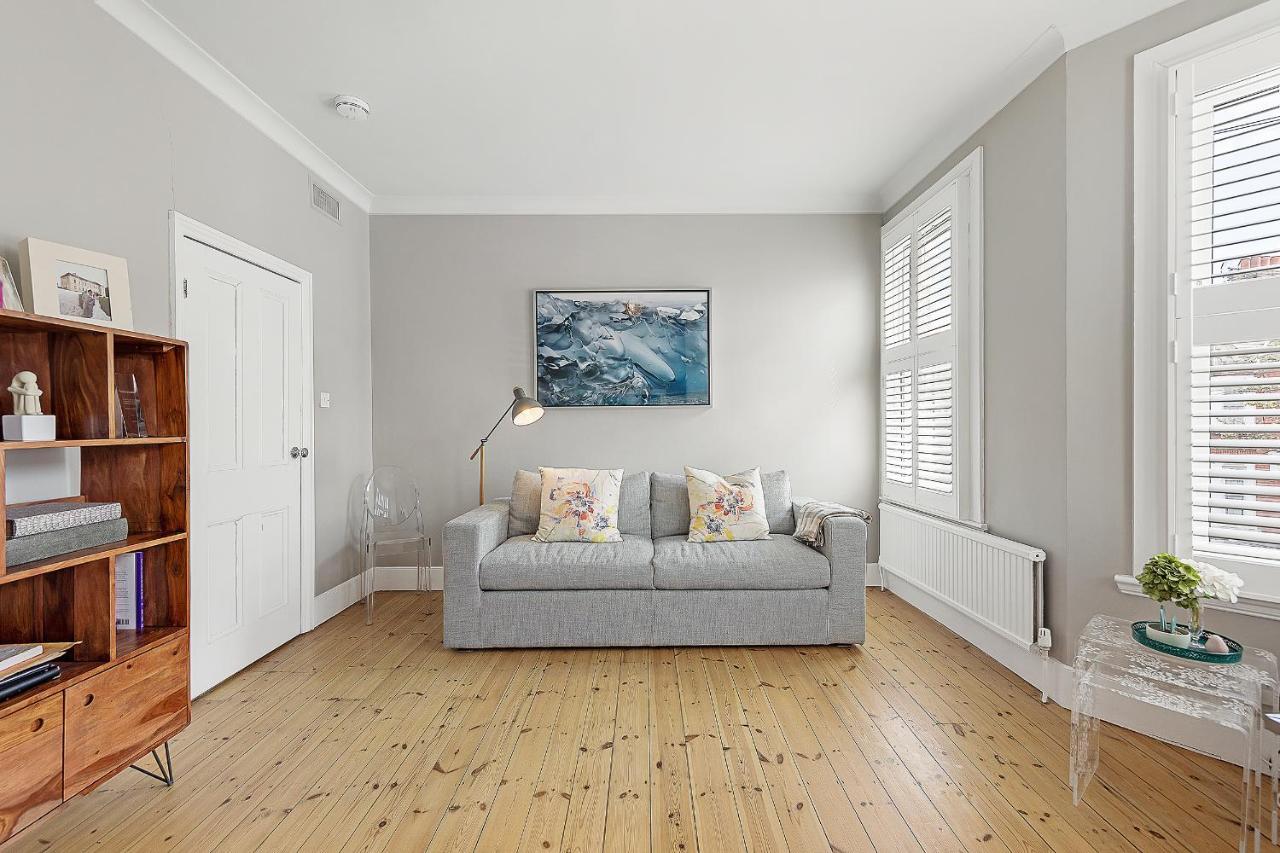 Veeve - Clapham Fairytale *