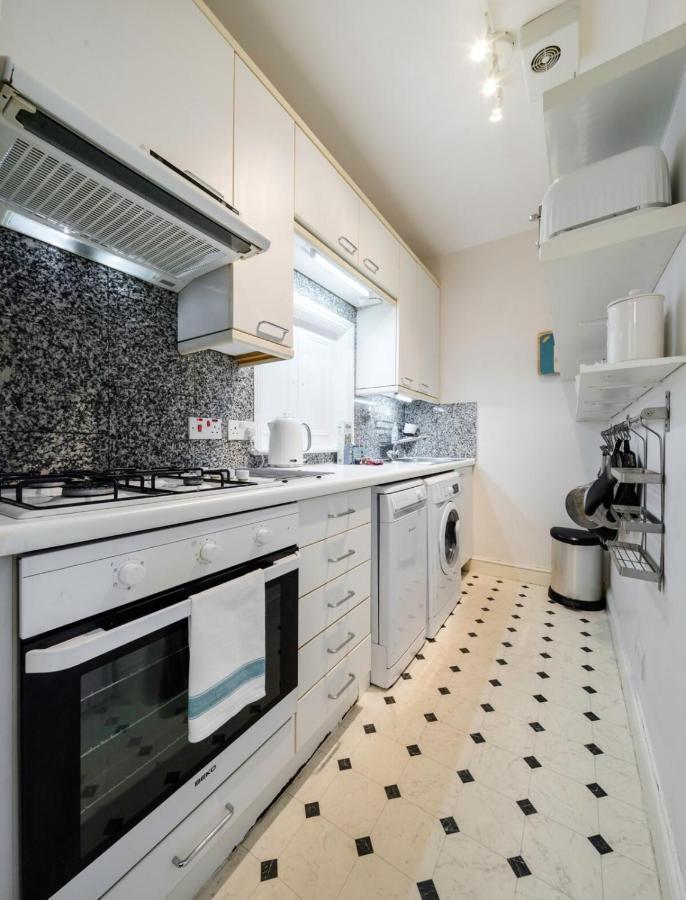 Elegant Earl's Court 2 Bedroom Flat Just 4 Minutes From Tube Apartamento