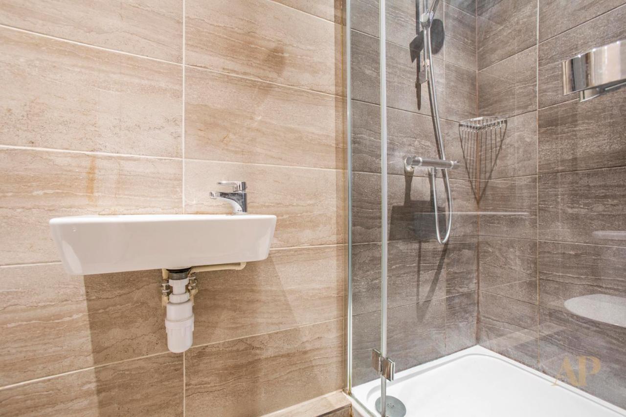 Apartamento Spacious Lower Ground Studio With Private Patio Near Warren Street