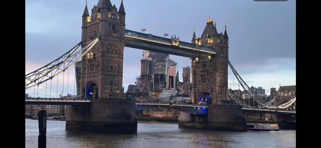 Shad Thames Pied-A-Terre Exquisite Historic Warehouse Air Conditioning Private Parking Garden & Balcony Next To Shard With Views Londres