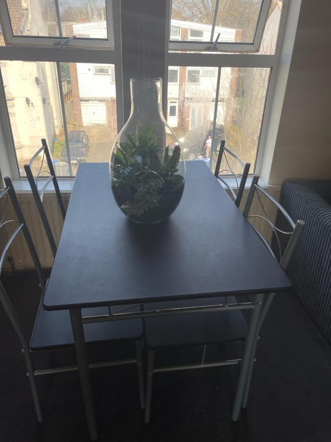 Vibrant & Cosy Near Wembley