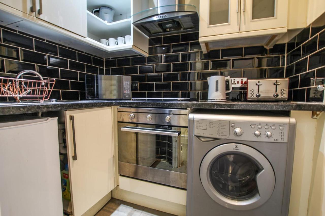 Rare Gem Close To Transport Links