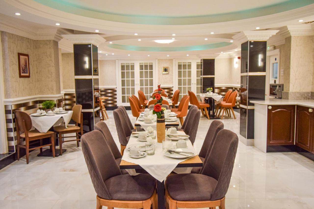 Hotel Pembridge Palace 3*