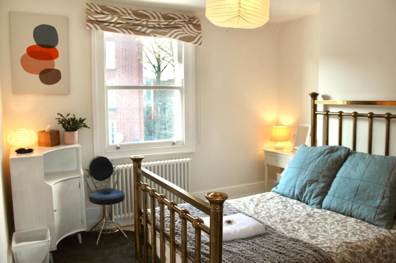 Vintage Styled House Central Camden Apartment
