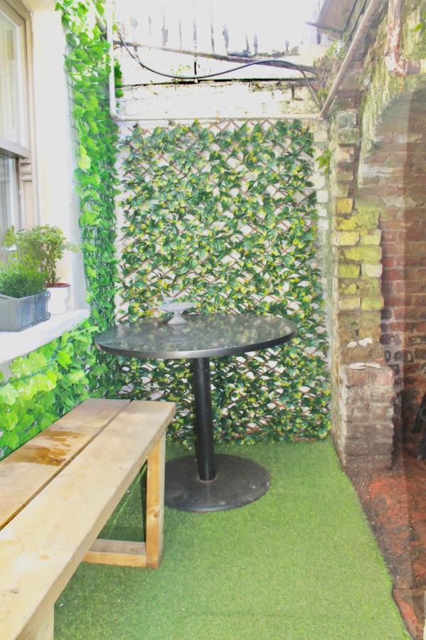 Vintage Styled House Central Camden Apartment London