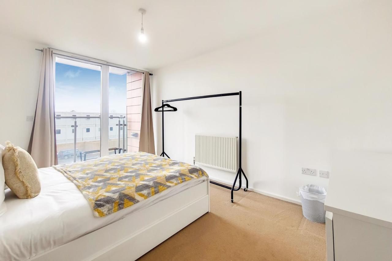 Free Parking - Two Bed By Docklands Appartement