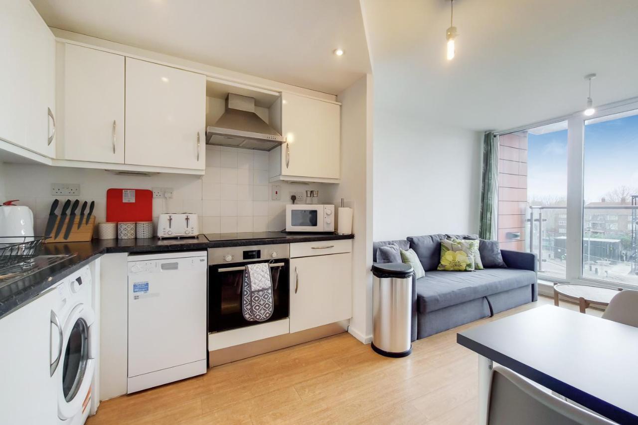 Free Parking - Two Bed By Docklands Appartement *