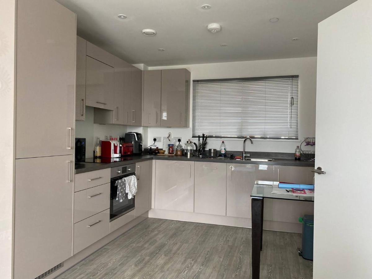 Entire Riverside With Balcony Apartamento Londres