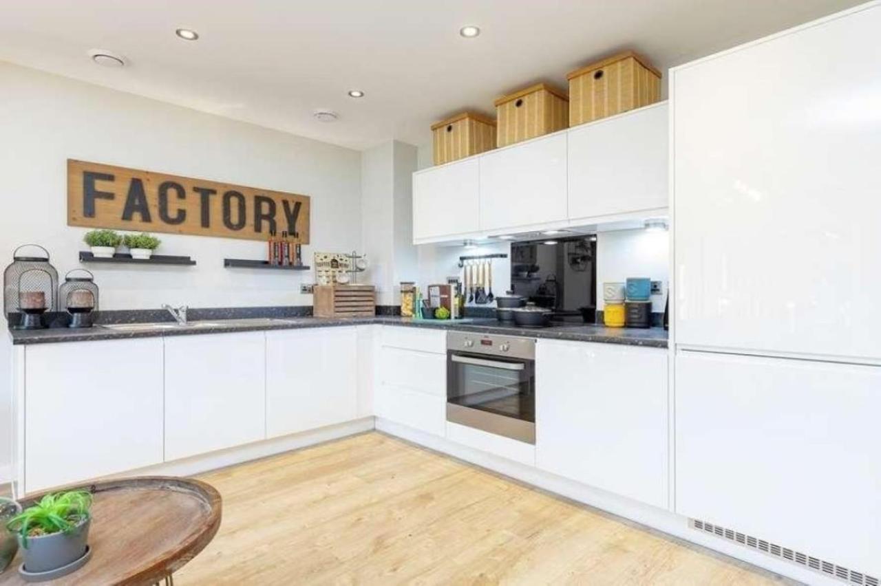 Newly Built Luxury 2 Bed Apartment!!! Londres