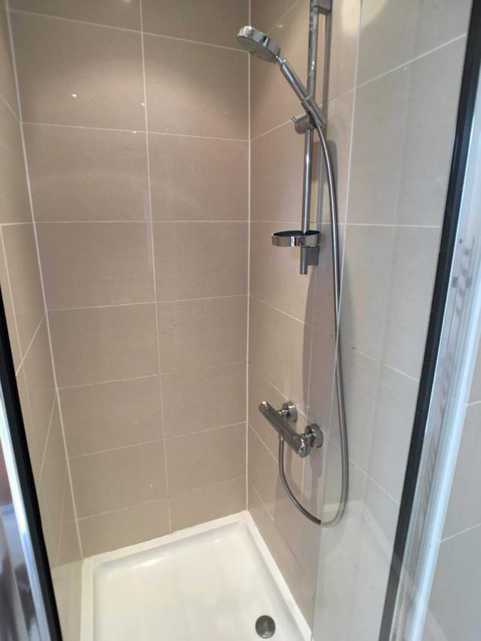 Apartment Luxury 2 Bed Penthouse Near Station *