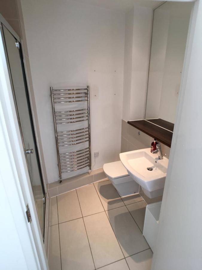 Luxury 2 Bed Penthouse Near Station London
