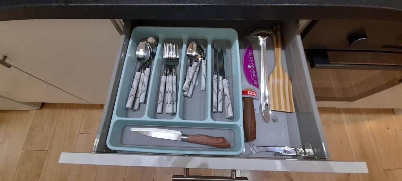 Comfy Fenia Quarto em Acomodações Particulares Londres