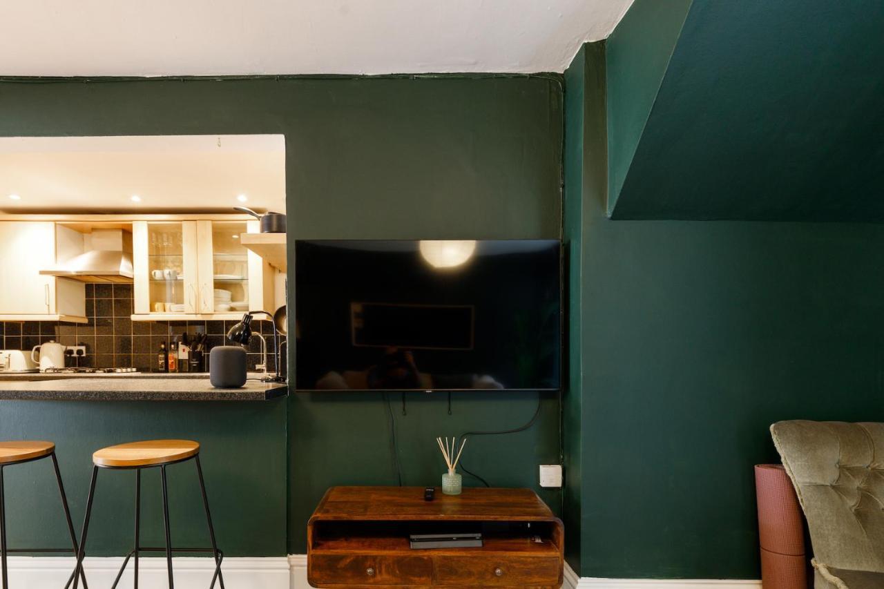 Colourful, 1-bedroom Victorian Flat With Garden *