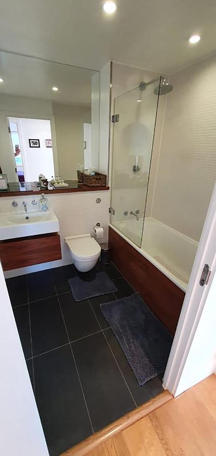 Bright & Spacious Double Bedroom With Ensuite And Concierge! Paid Parking Available Appartement *