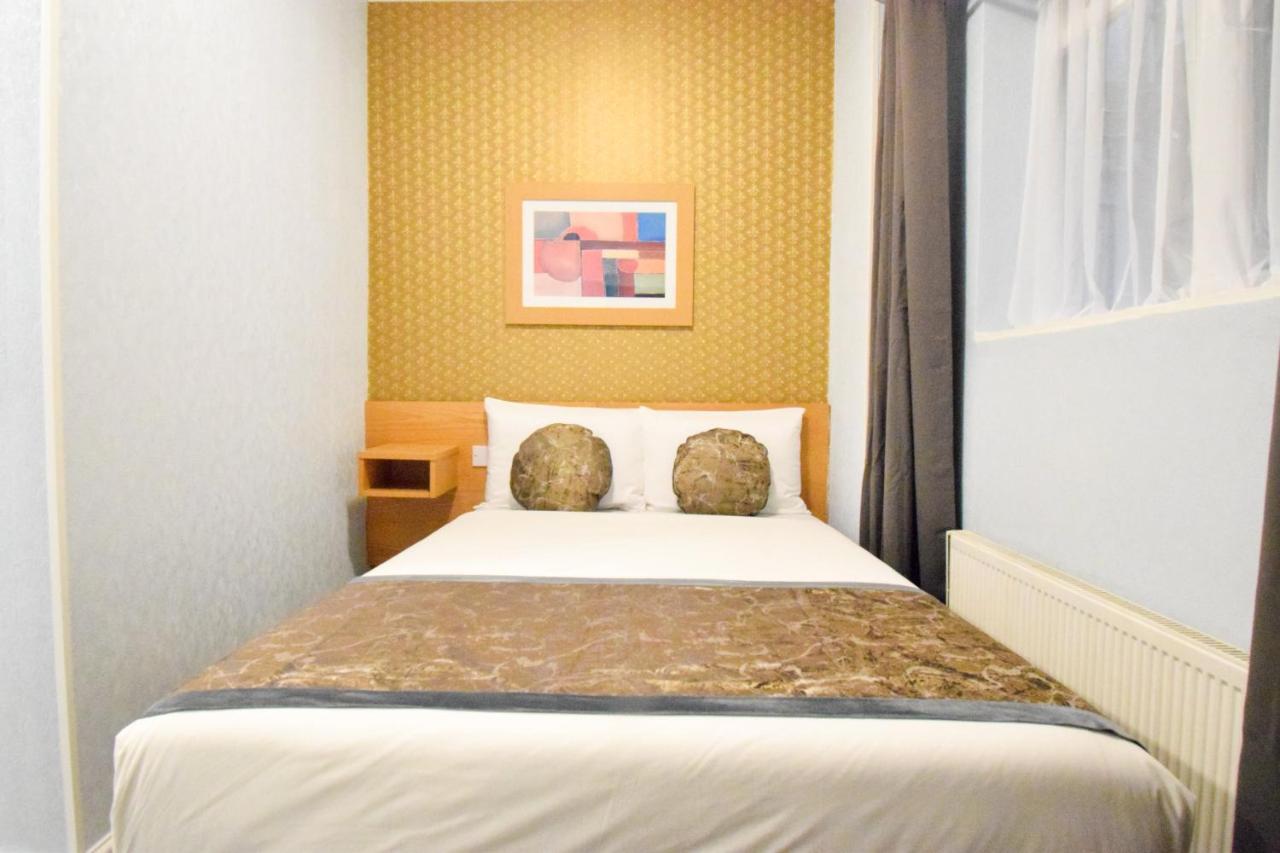 Hotel Pembridge Palace 3*