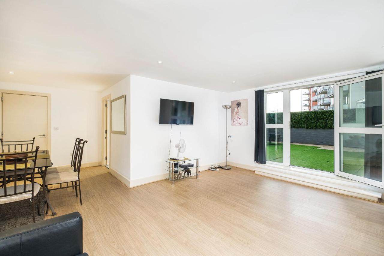 Canary Wharf/docklands/excel Spacious Apt E14 * Londres
