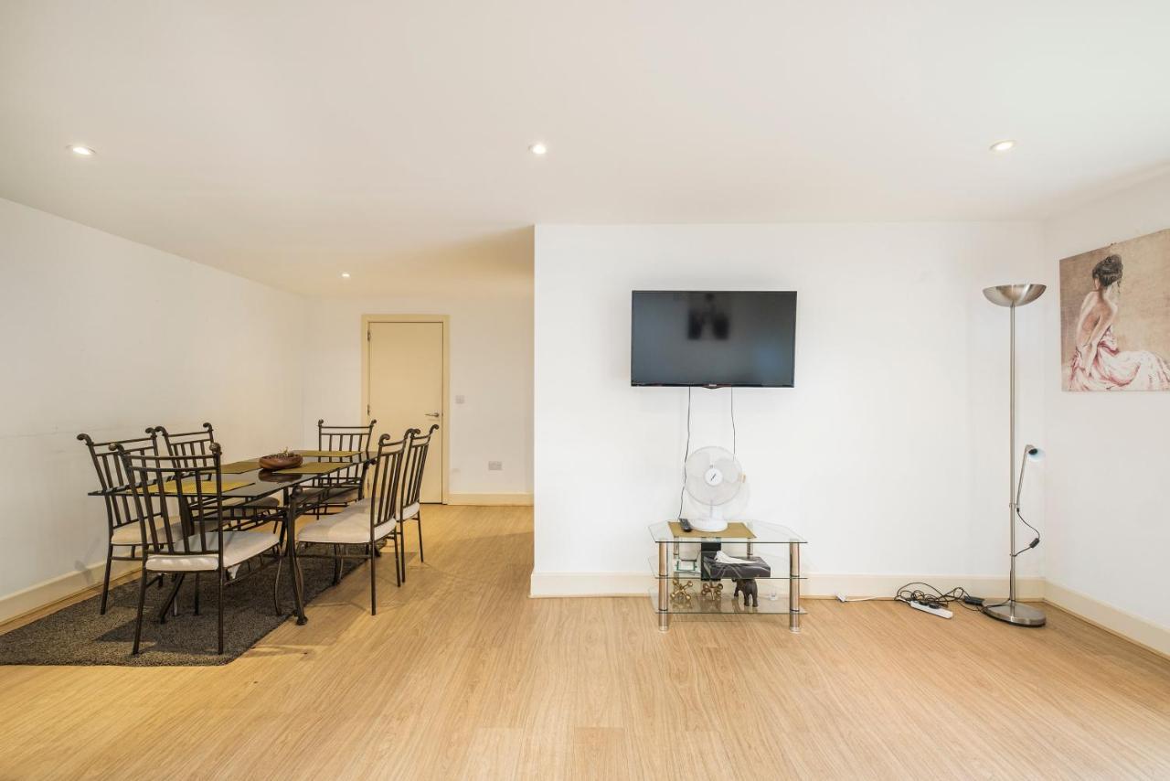 Canary Wharf/docklands/excel Spacious Apt E14