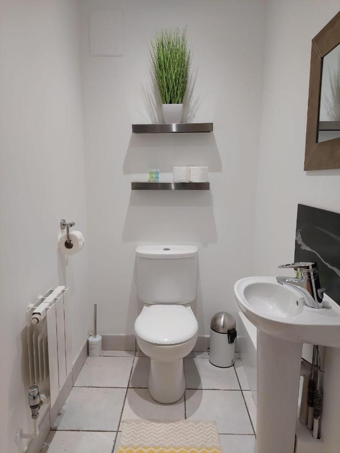 1 Bed Suite, Waterside, Canary Wharf * Londres