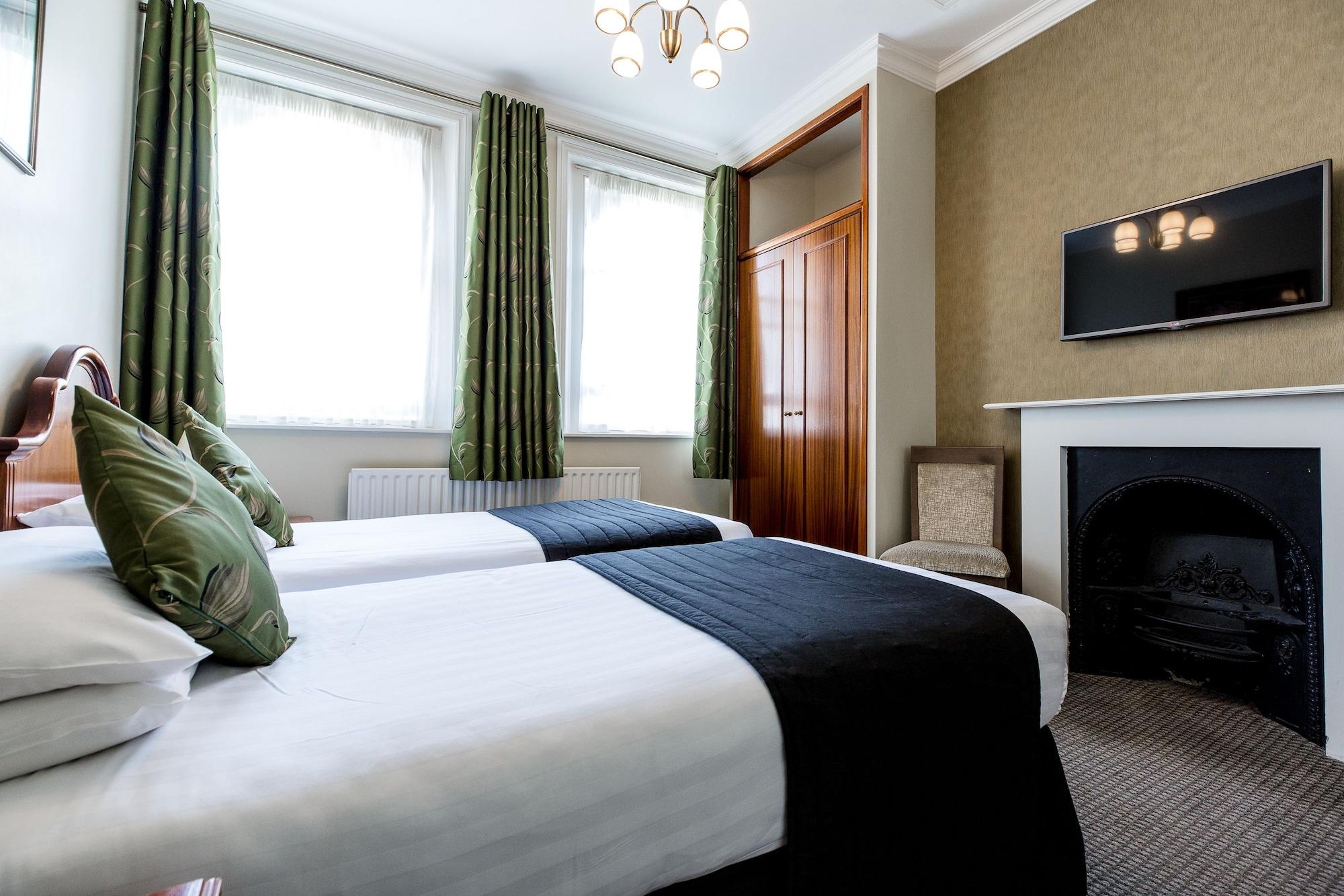 Hotel Kensington Gardens 2*