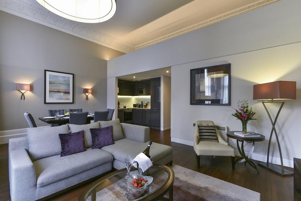 Apartahotel Fraser Queens Gate 4*