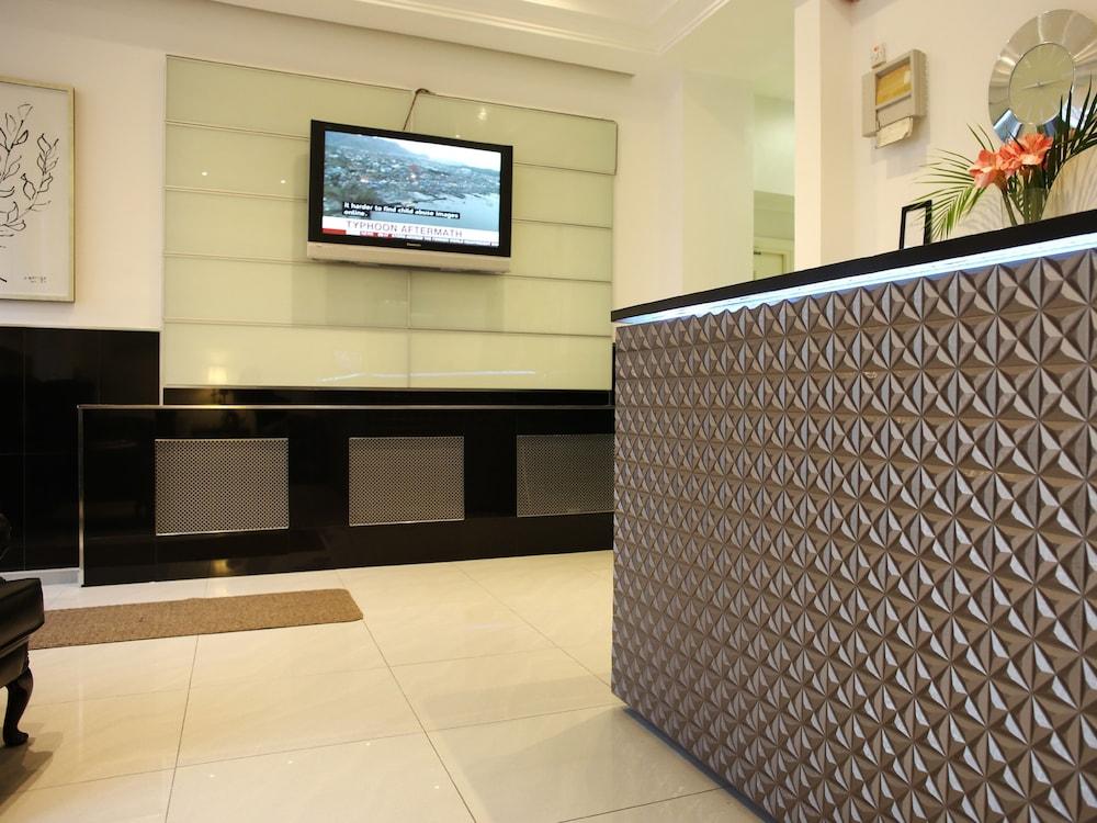 Huttons Hotel, Victoria 3*