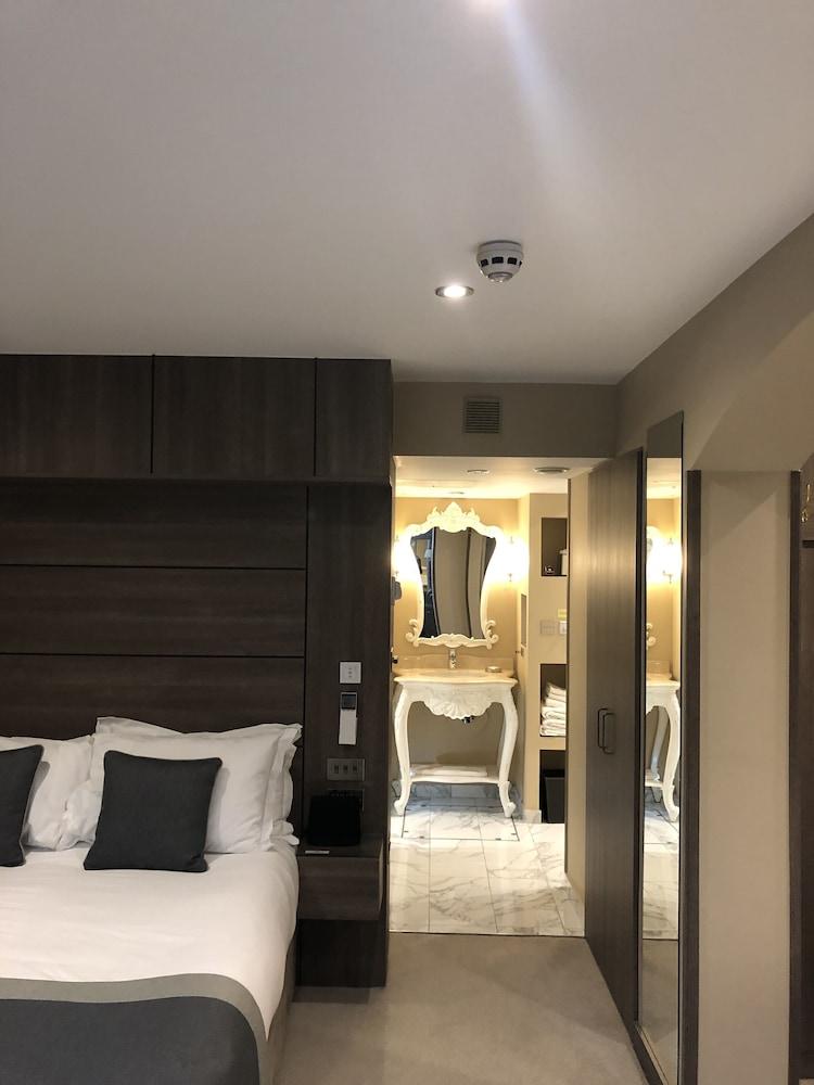 Hotel St Paul's 4*