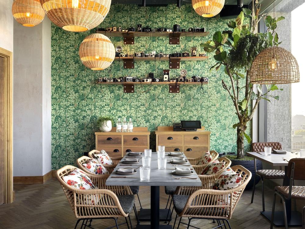 Treehouse Hotel 4*