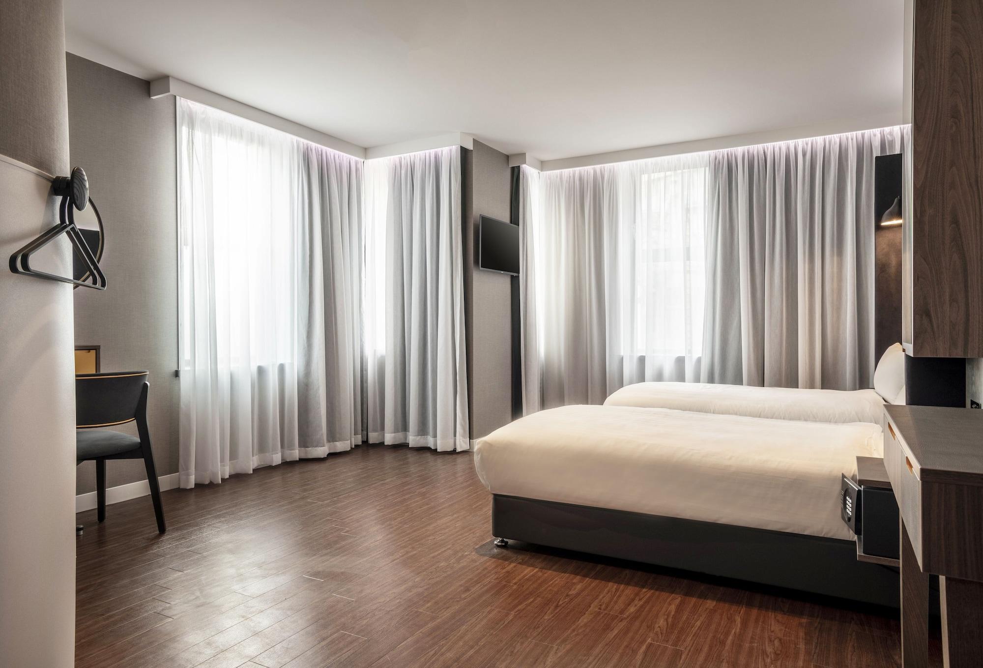 Point A Paddington Hotel 3*